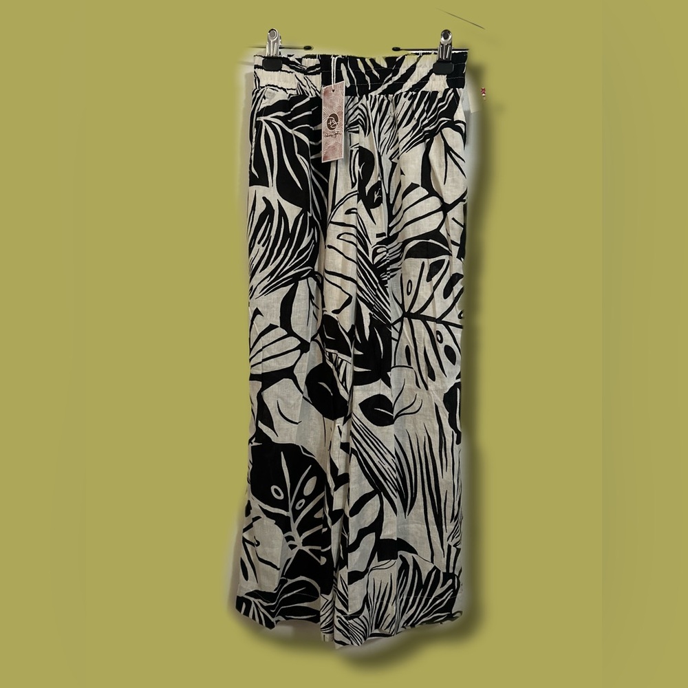 Panama Jack Black and White Tropical Print Pants